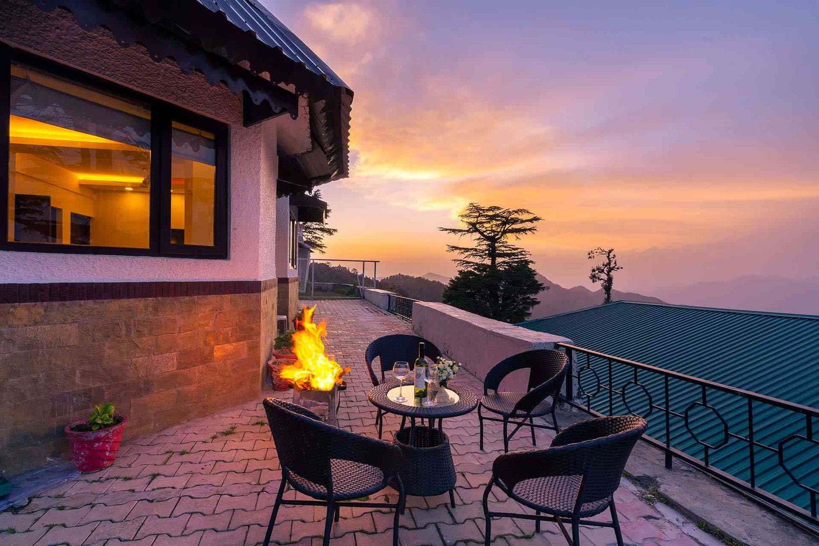 StayVista at Cottage in the Clouds